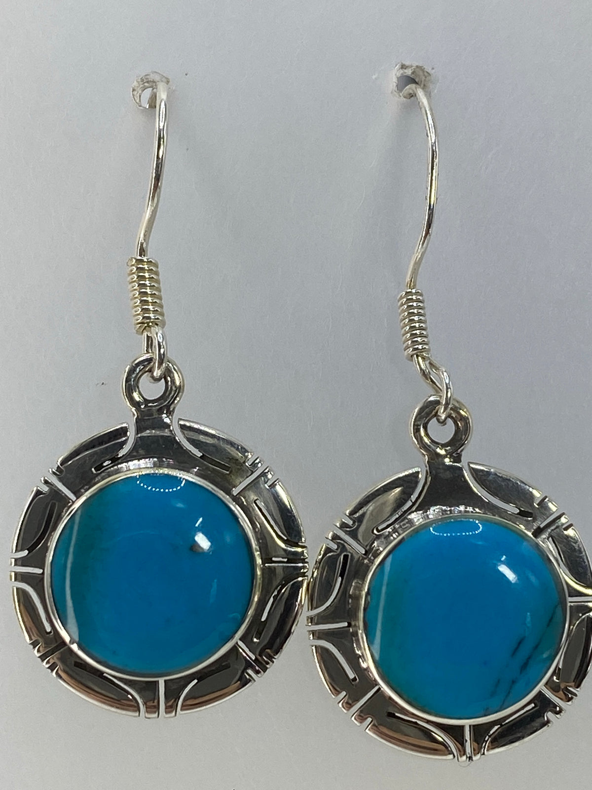 Aretes de plata turquesa medidos en regla — largo 3.9 cm