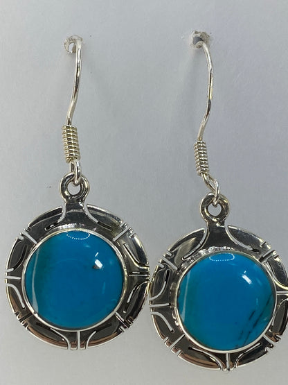 Aretes de plata turquesa medidos en regla — largo 3.9 cm