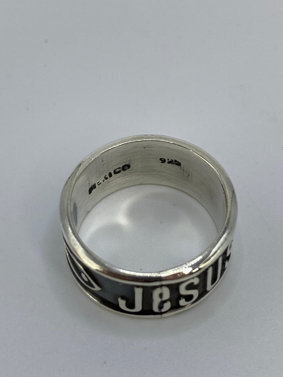 Reverso del anillo con marca de autenticidad 925 y Quinto