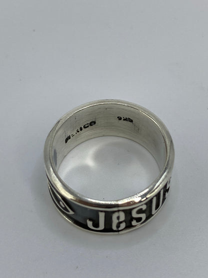 Reverso del anillo con marca de autenticidad 925 y Quinto
