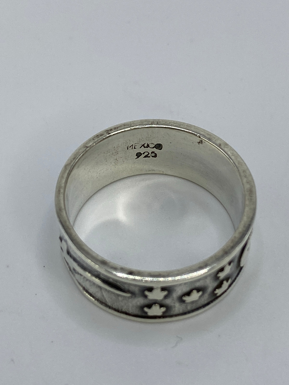 Marca interior del anillo mostrando 925 y Quinto de México