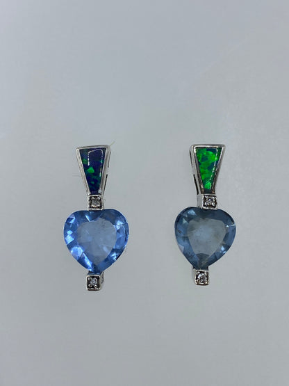 Aretes de plata 925 con circonia azul, 2 cm, par en fondo gris