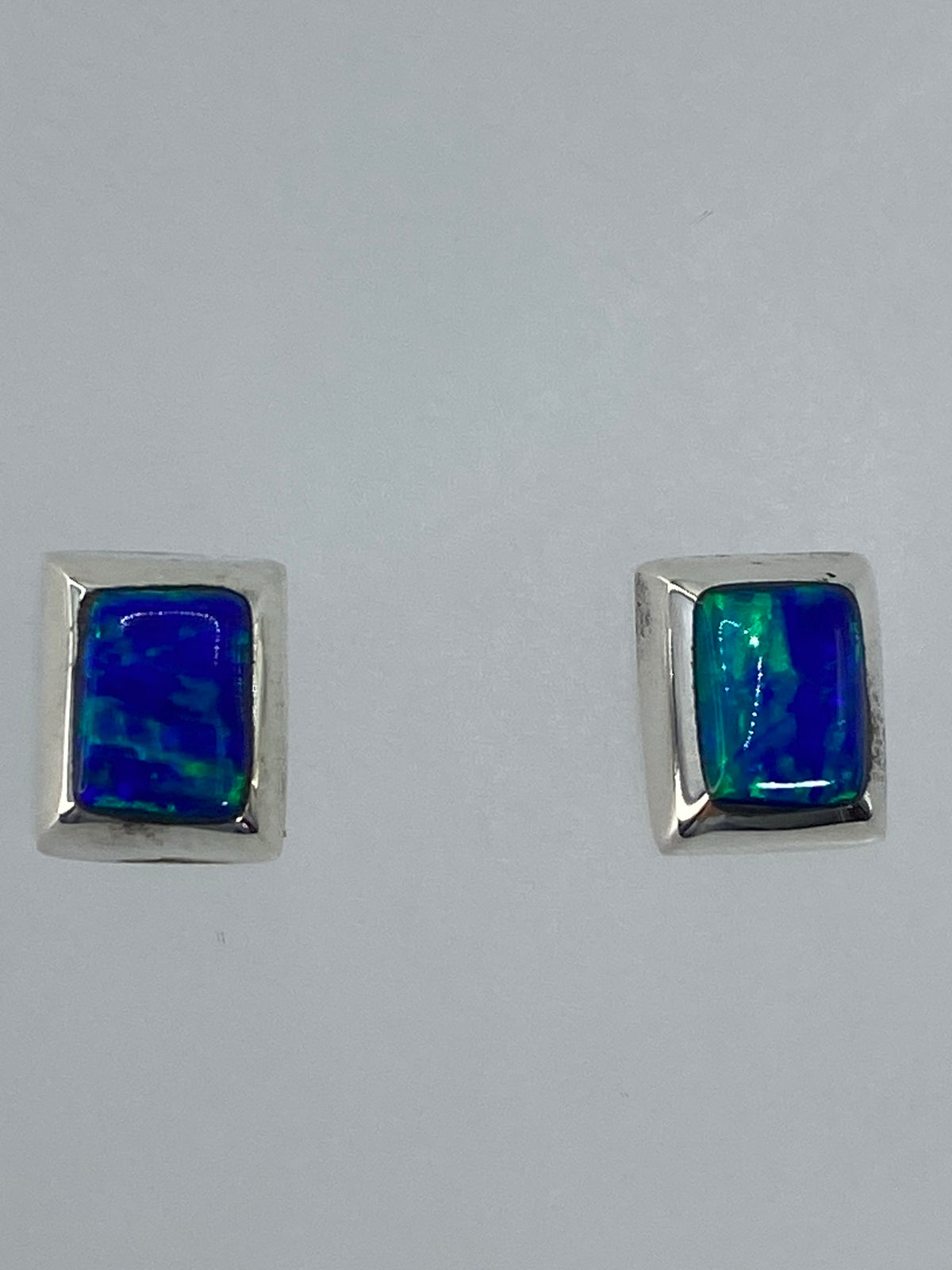 Par de aretes de plata 925 con ópalo de fuego verde limón, engastados a mano