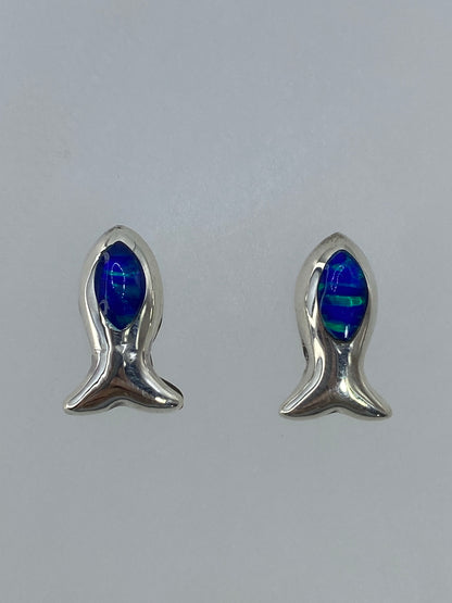 Detalle del engaste de ópalo de fuego en plata 925 de Taxco