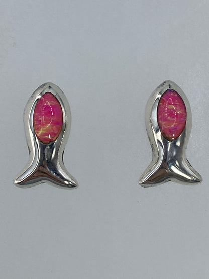 Par de aretes de plata 925 con ópalo de fuego verde limón, forma de pez