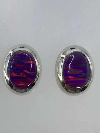 Par de aretes de plata con ópalo de fuego multicolor, gancho visible