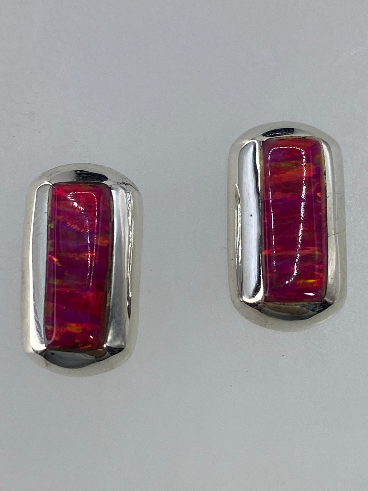 Par de aretes de plata 925 con ópalo de fuego rosa de 1.4 cm
