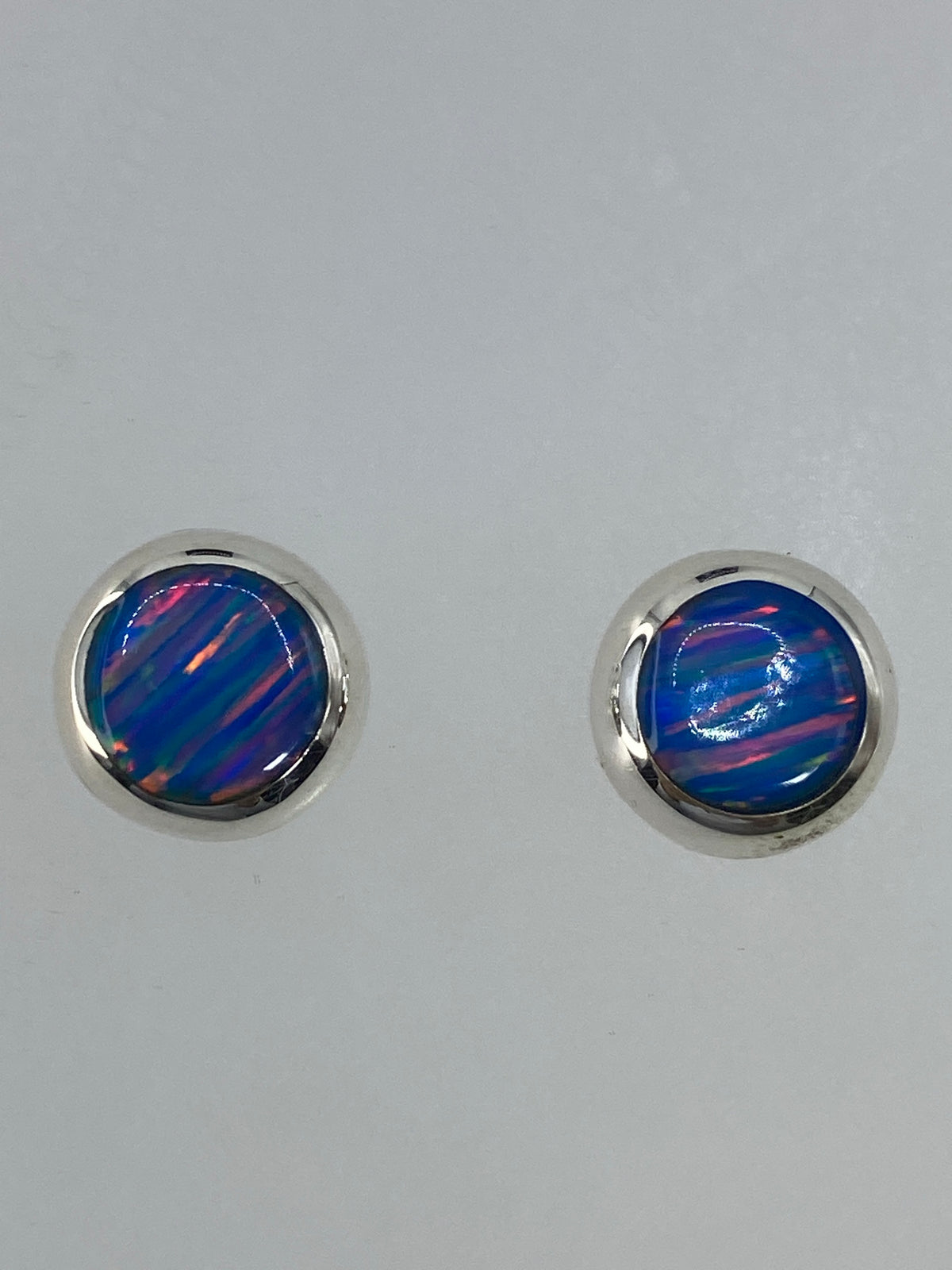 Par de aretes de plata 925 con ópalo de fuego multicolor en poste