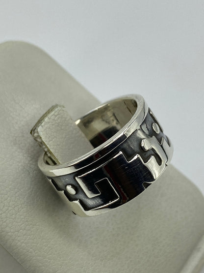 Detalle del reverso del anillo con el Quinto 925 marcado