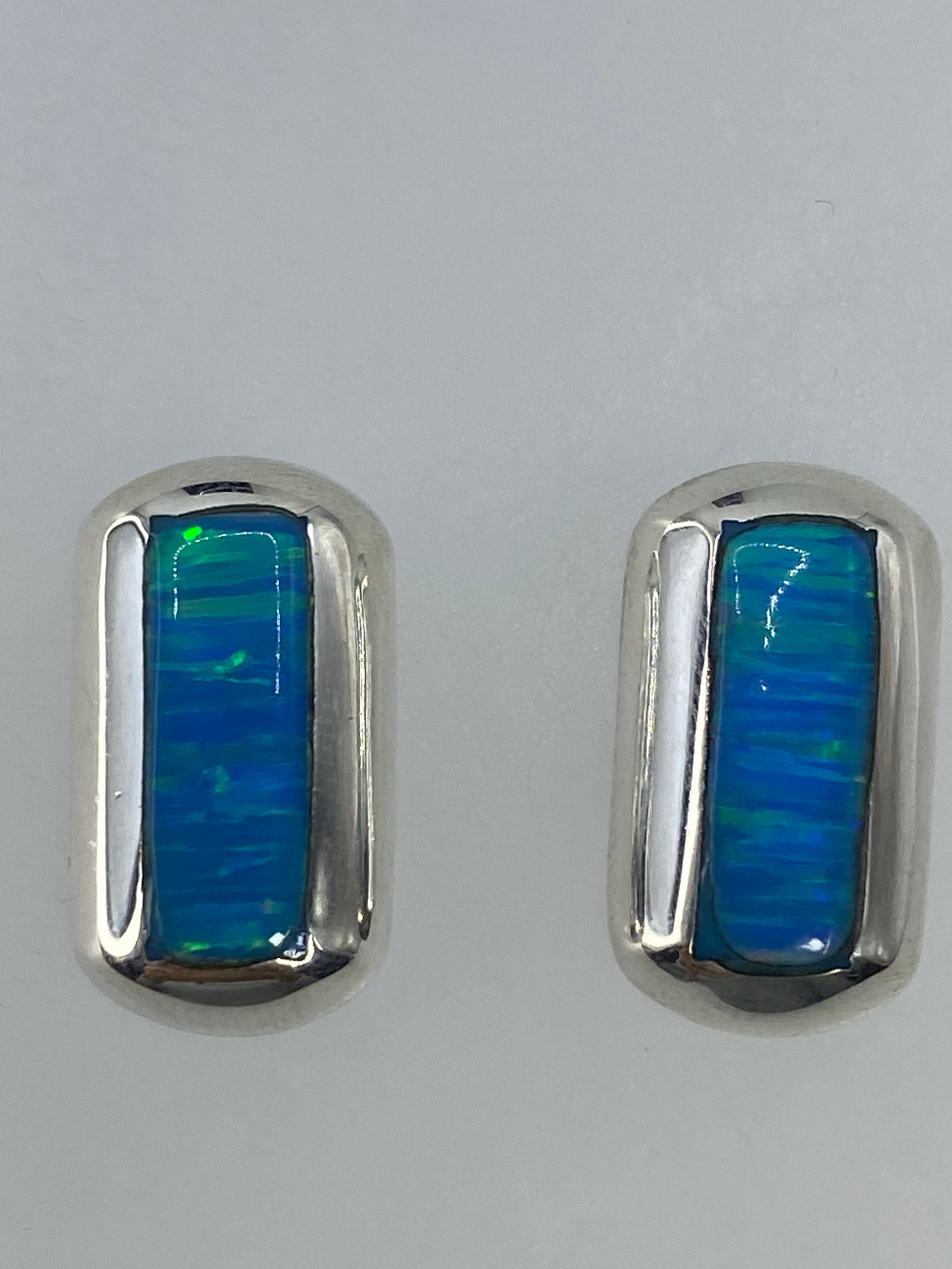 Par de aretes de plata 925 con ópalo de fuego verde limón brillante