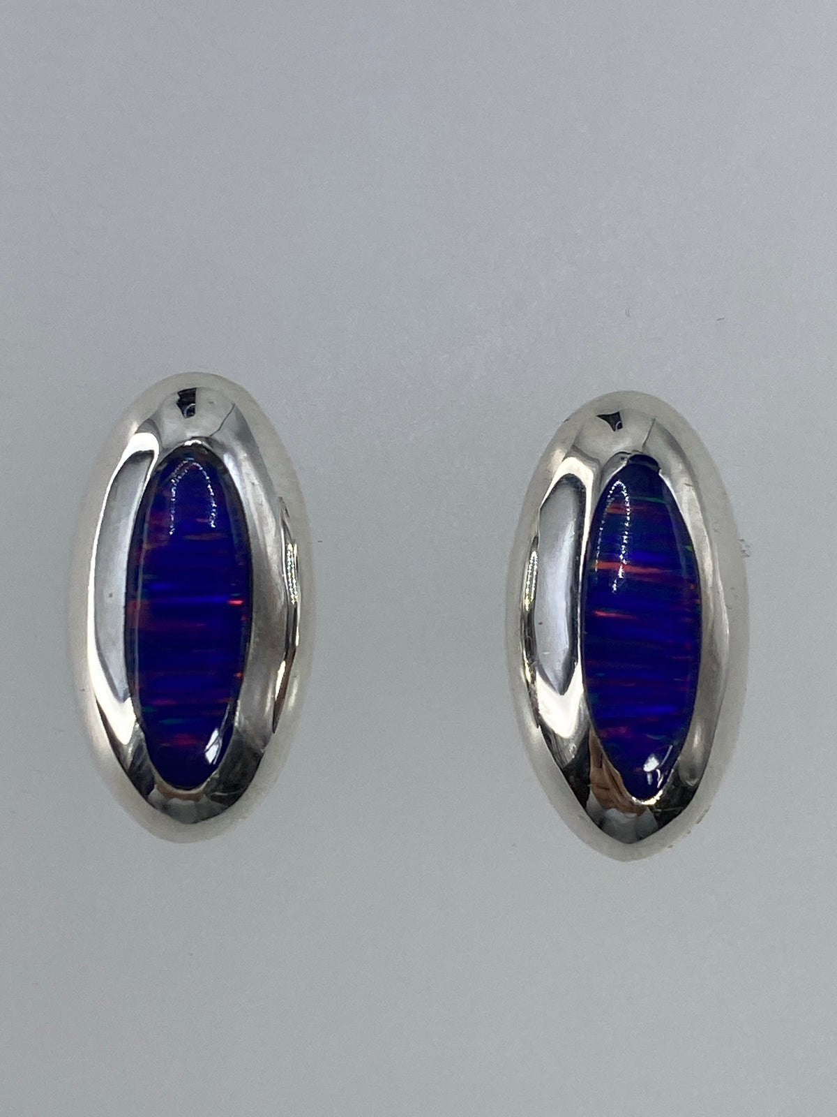 Par de aretes de plata 925 con ópalo de fuego multicolor engastado