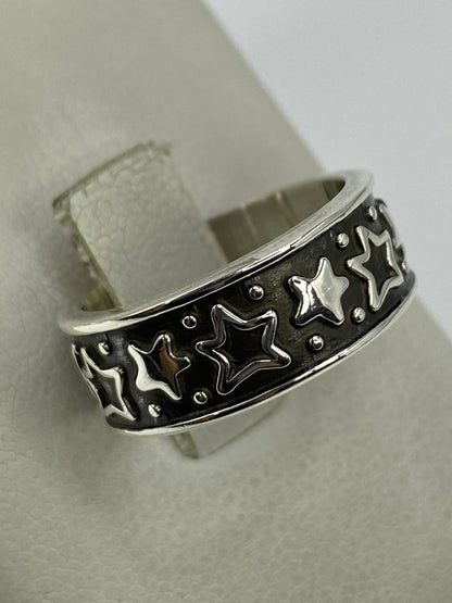 Detalle del grabado interior del anillo con marca 925 y MEXICO