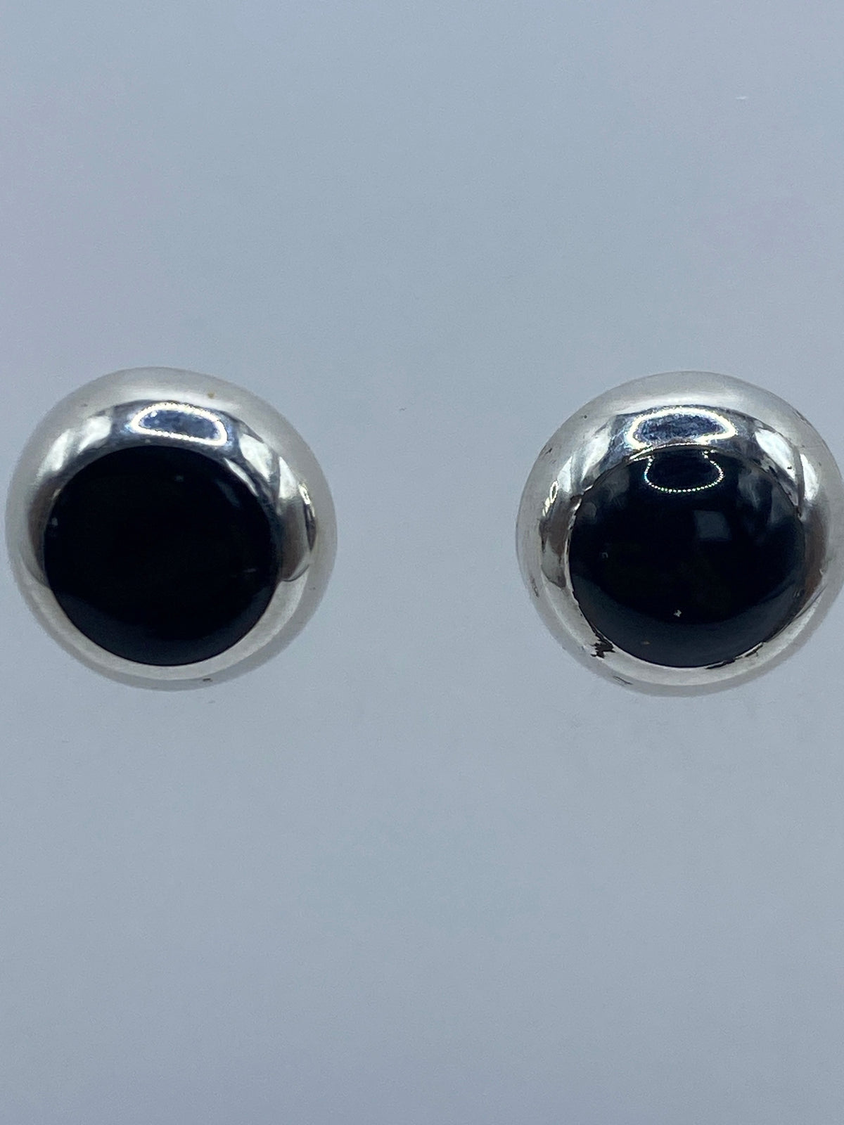 Detalle del engaste de ónix en plata 925 de Taxco