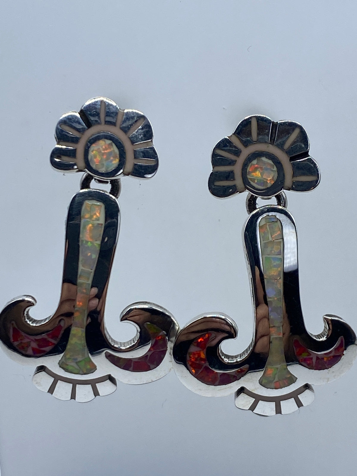 Par de aretes de plata 925 con ópalo de fuego multicolor — vista frontal