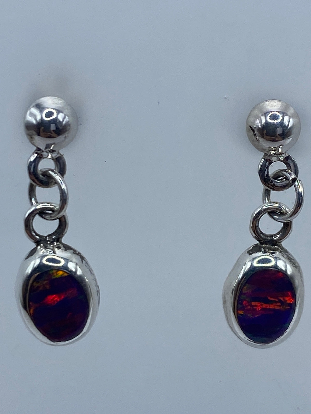 Aretes de plata 925 con ópalo engastado a mano, Quinto visible