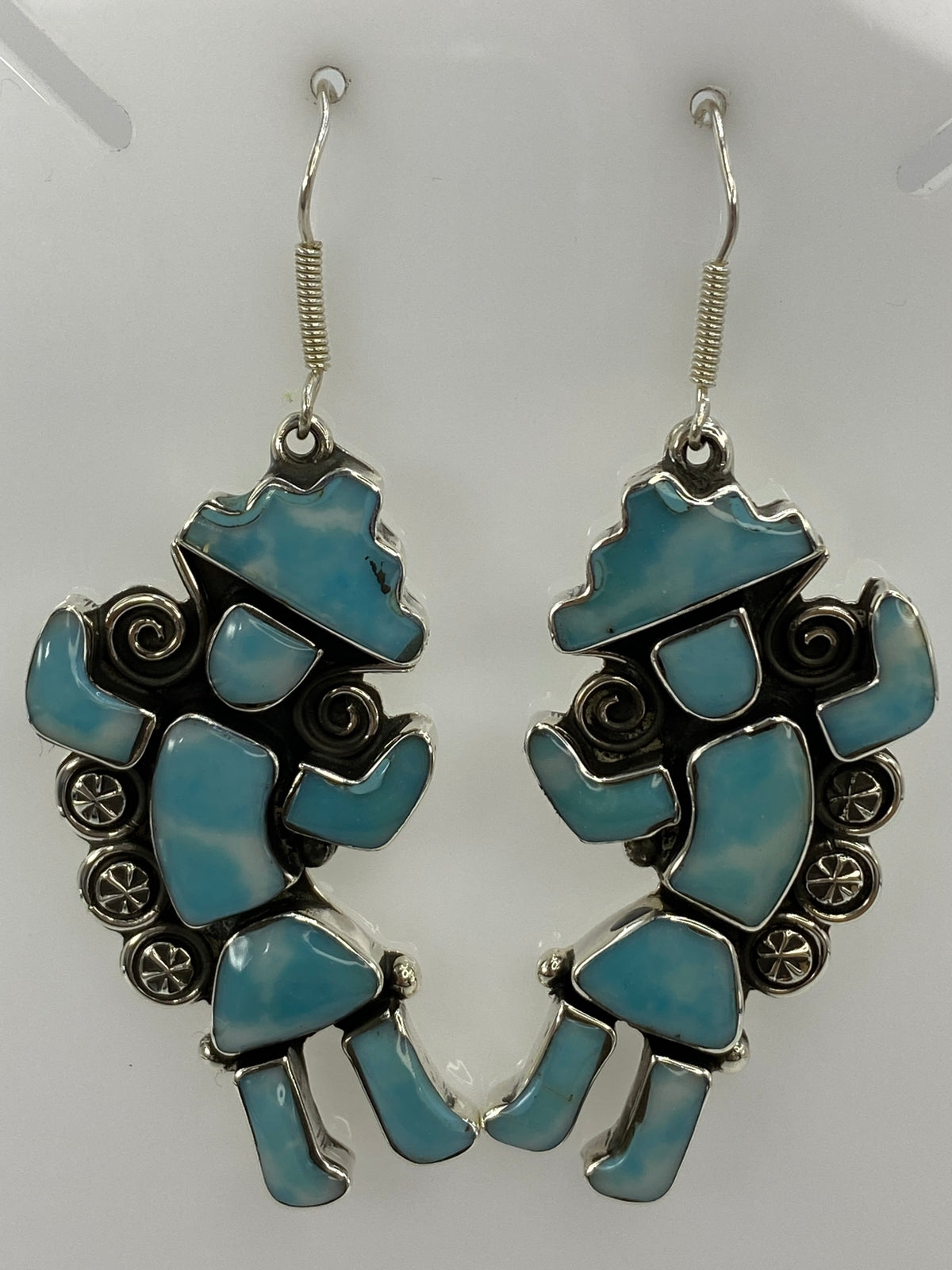 Detalle de la turquesa azul cielo engastada a mano en plata 925