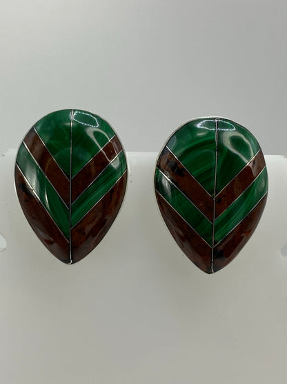 Par de aretes de plata 925 con malaquita verde y ojo de tigre café, forma ovalada