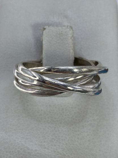 Anillo de plata 925 con 5 bandas entrelazadas en vista superior