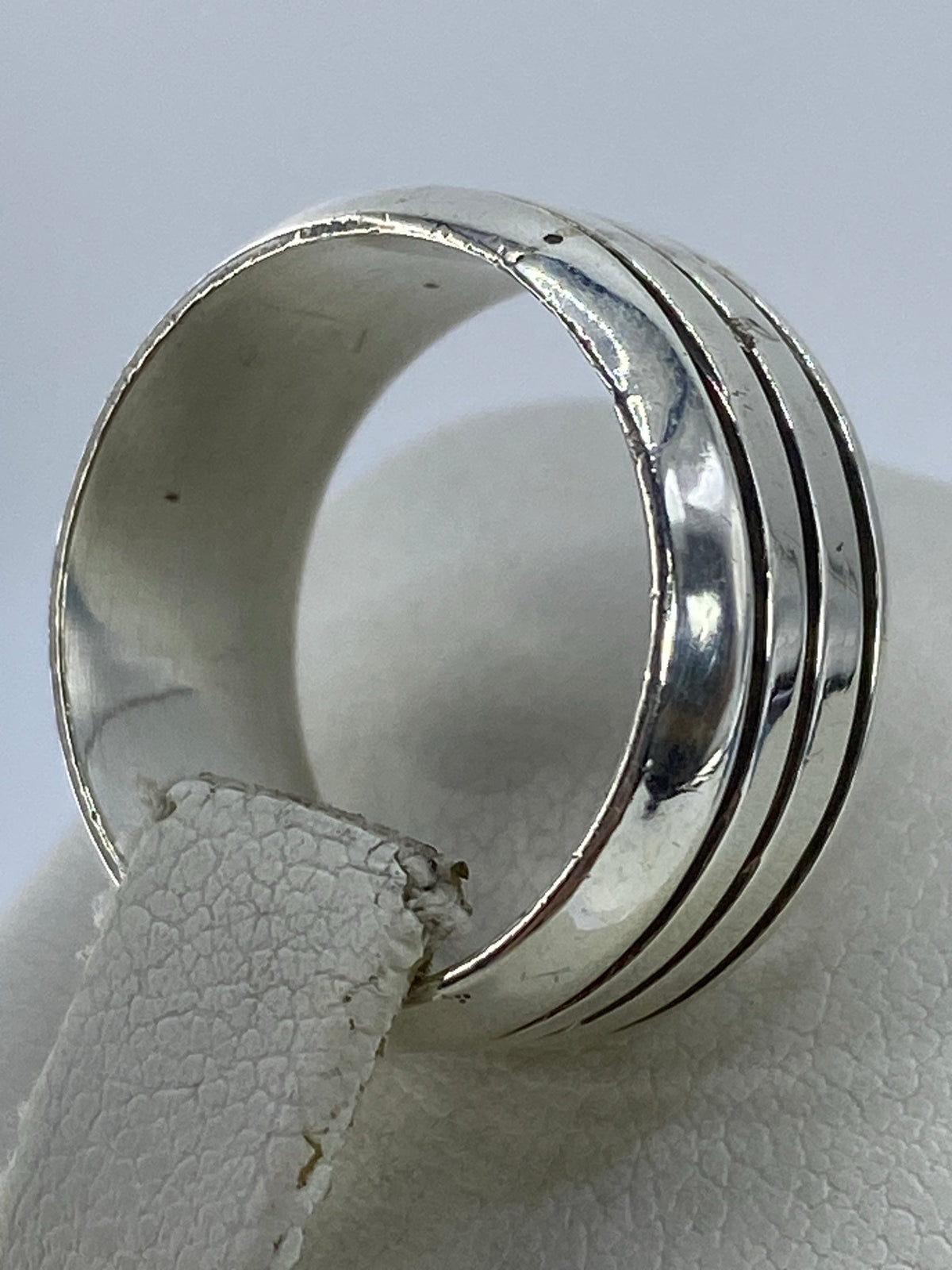 Anillo en el dedo, talla 6, vista superior