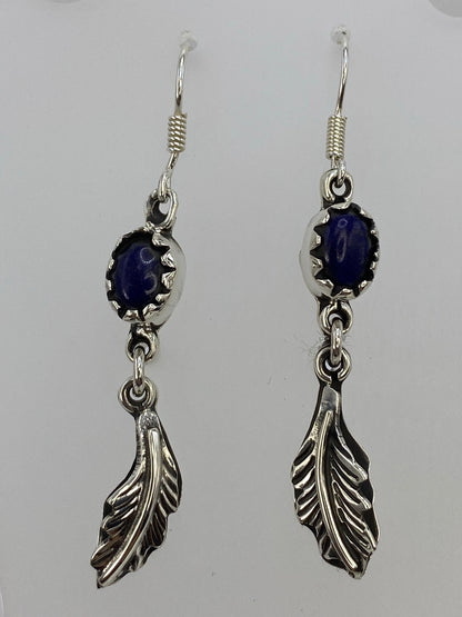 Detalle del engaste de la piedra azul en plata de Taxco