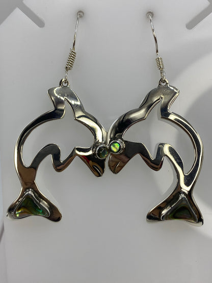 Par de aretes de plata 925 con concha de abulón verde iridiscente, diseño escultural de 6 cm