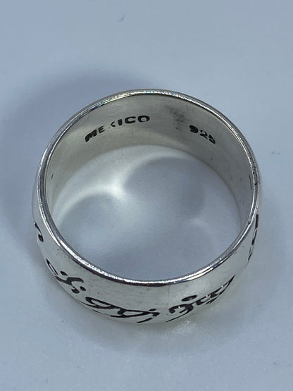 Pesada del anillo en balanza de precisión: 6.88 gramos de plata 925 auténtica