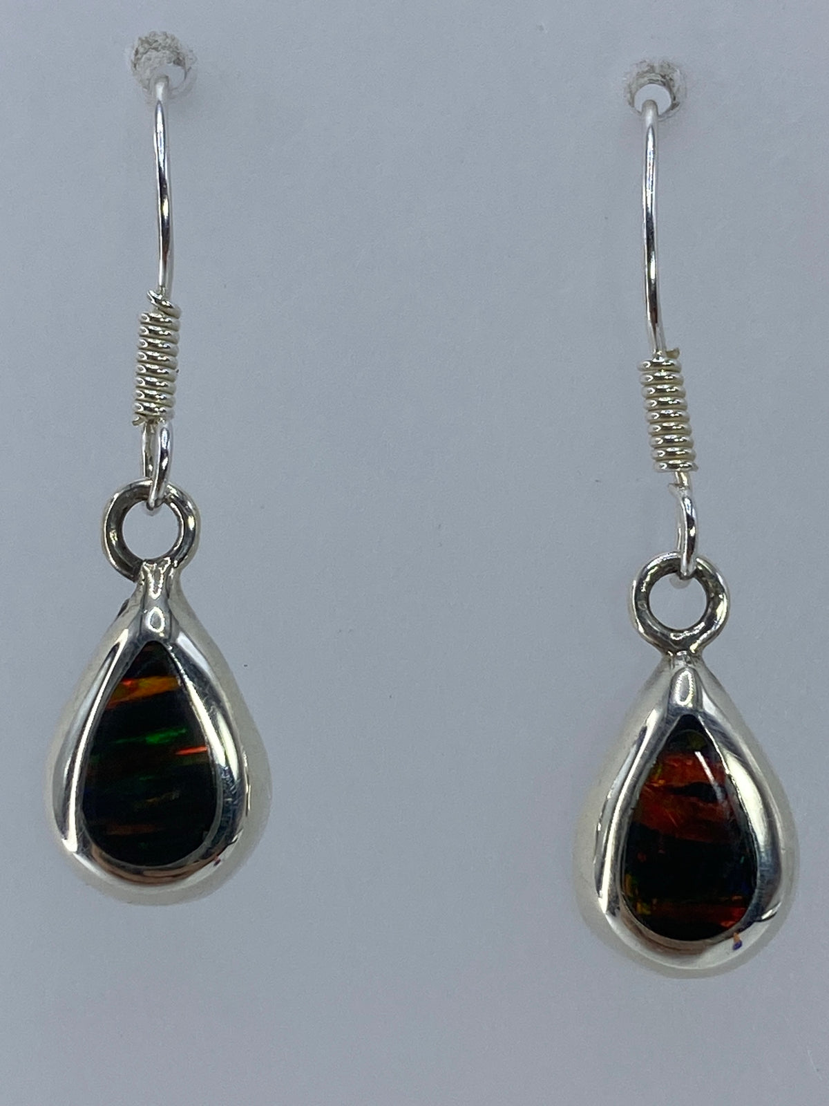 Par de aretes de plata con ópalo de fuego multicolor de 3 cm, colgando