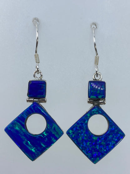 Par de aretes de plata 950 con ópalo de fuego verde olivo, diseño geométrico de Taxco