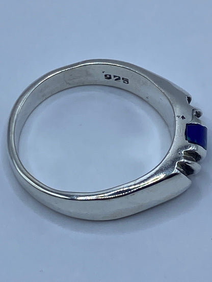 Anillo sobre fondo blanco con marca de Quinto 925 visible