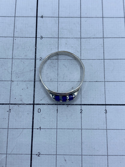 Anillo sobre fondo blanco con marca de Quinto 925 visible
