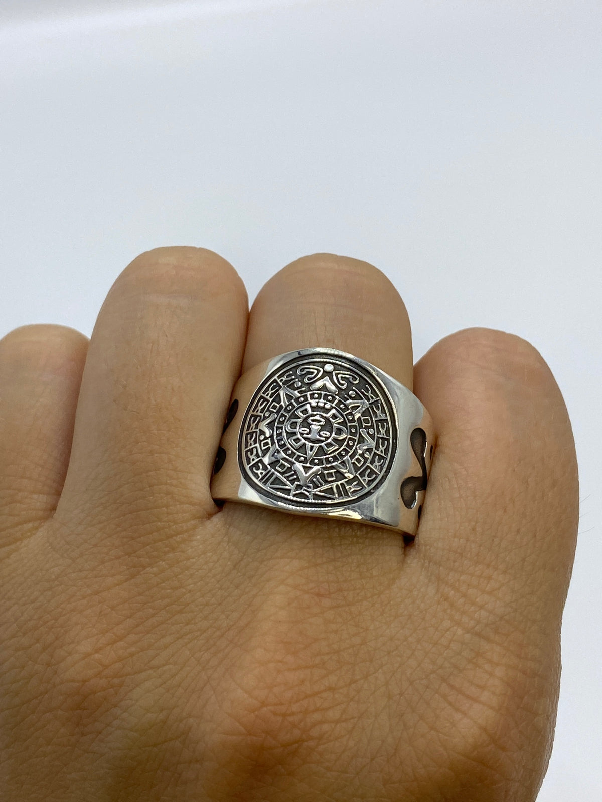 Anillo Calendario Azteca Repujado Plata 925 — Taxco — foto 6