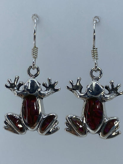 Par de aretes de plata con ópalo de fuego multicolor — tonos naranja, rojo y verde en movimiento