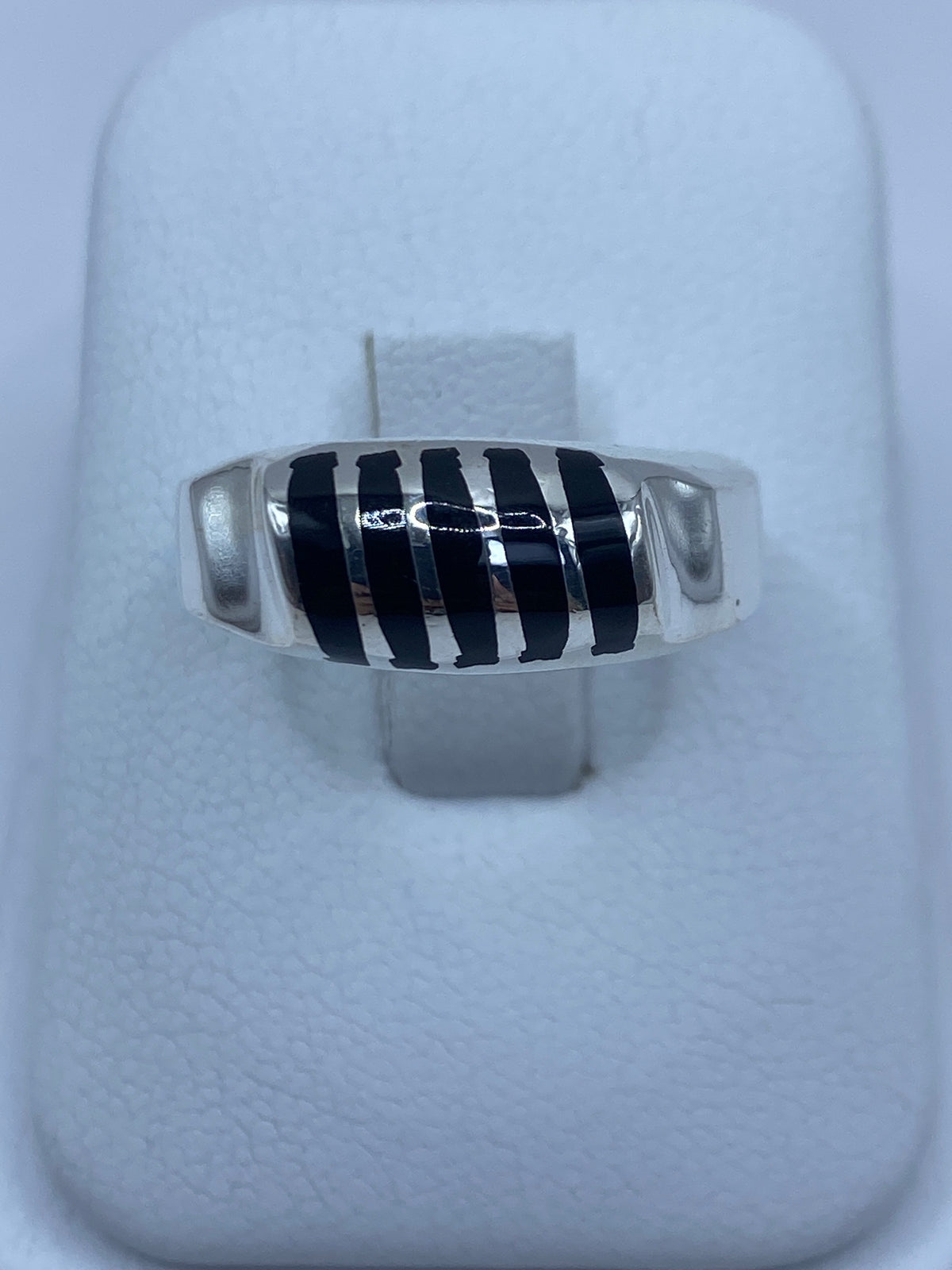 Anillo de plata 925 con ónix negro engastado en banda ancha