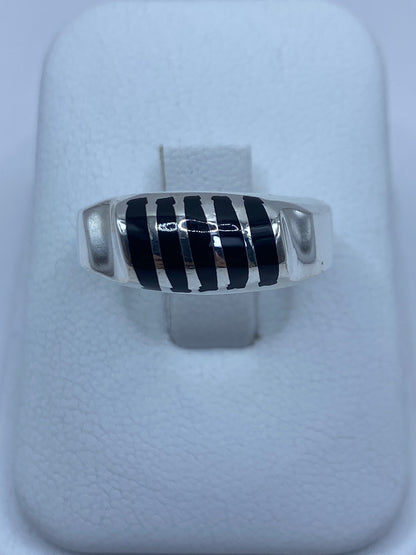 Anillo de plata 925 con ónix negro engastado en banda ancha