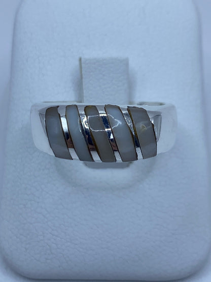 Anillo de plata 925 con madre perla iridiscente en talla 9