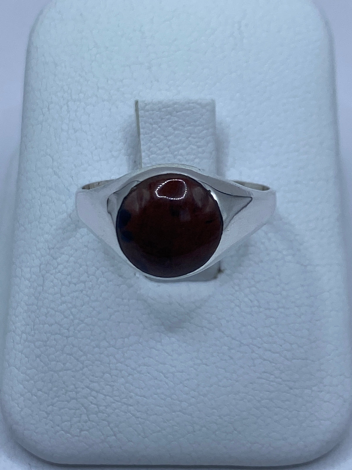Anillo de plata 925 con Ojo de Tigre café engastado a mano, vista frontal