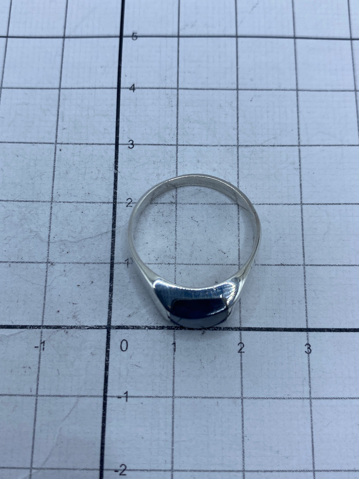 Marca del Quinto 925 grabada en la banda interna del anillo