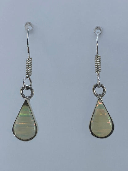 Par de aretes de plata con opalo de fuego multicolor, 3 cm de largo, ganchos quirurgicos