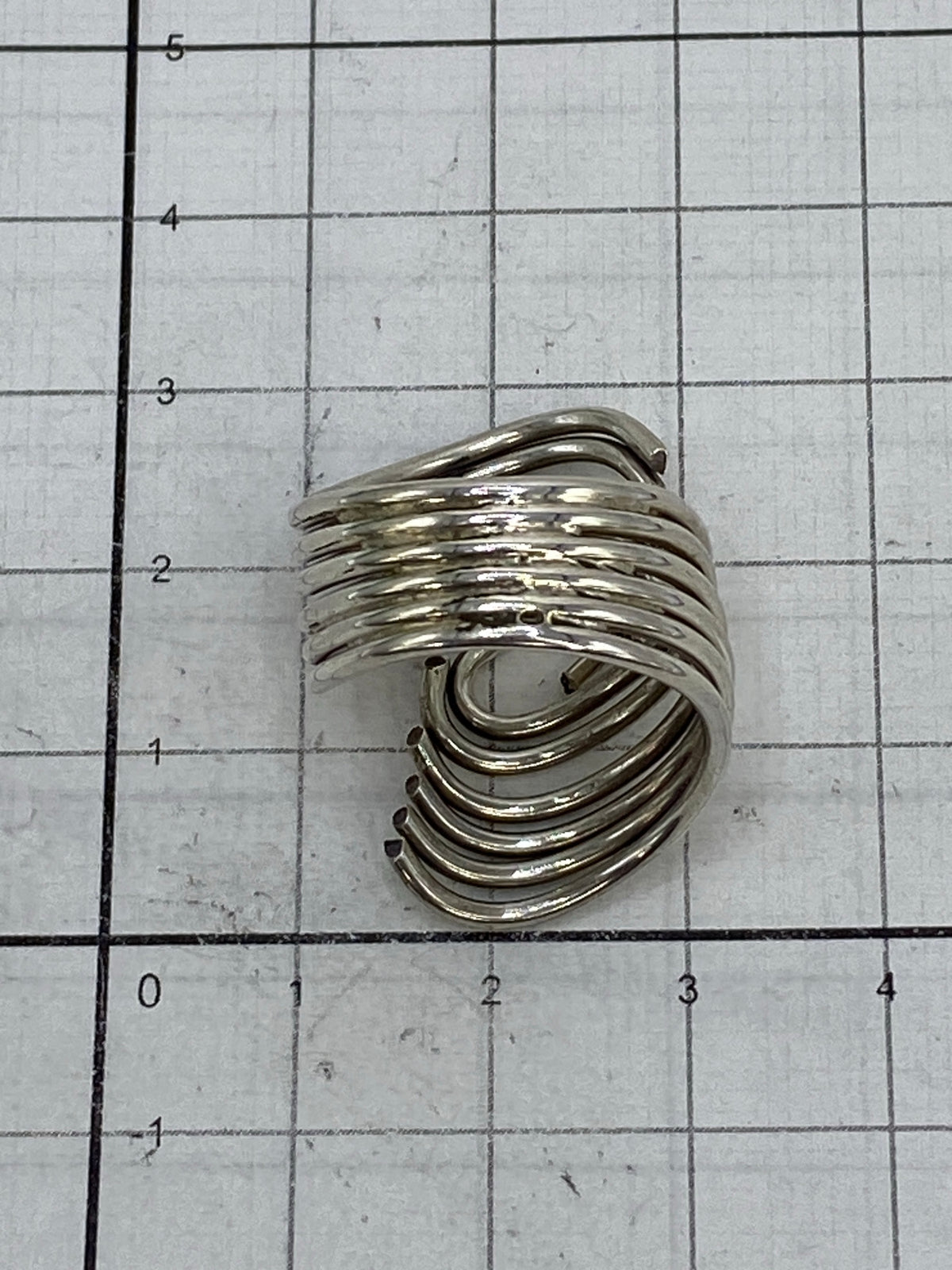 Anillo en estuche azul con certificado, peso 7.84 g, Quinto 925 visible