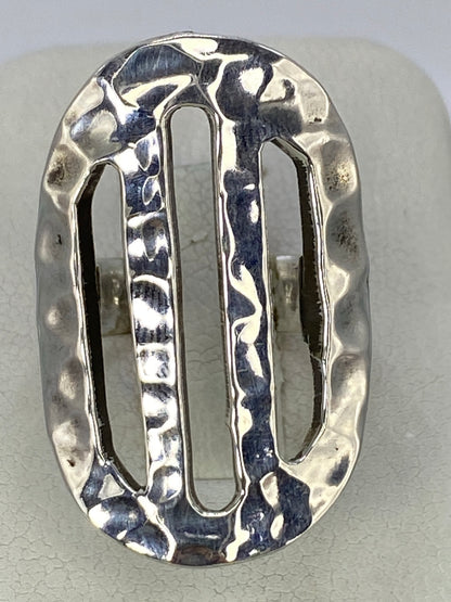 Anillo de plata cartoneado con diseño geométrico calado en talla 5