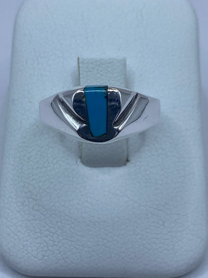 Anillo de plata 925 con turquesa azul cielo engastada, vista frontal sobre fondo blanco