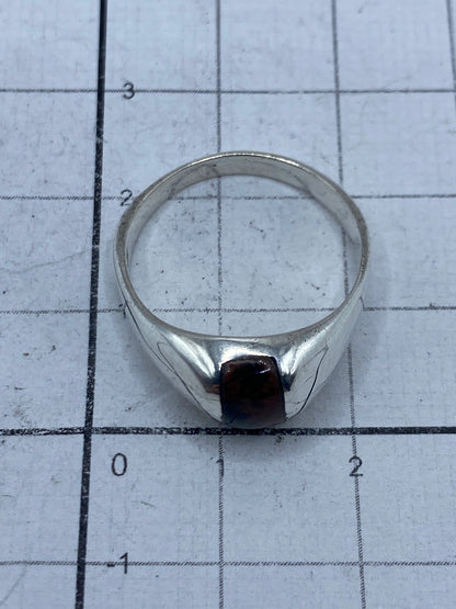 Anillo sobre regla métrica mostrando proporción y el Quinto 925
