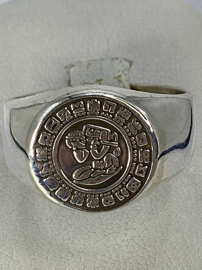 Anillo de plata 925 con Calendario Azteca en relieve repujado