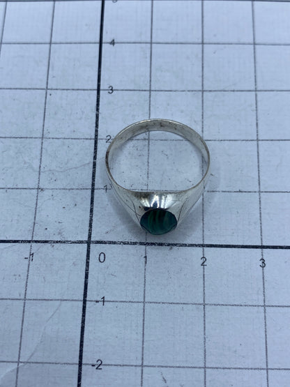 Anillo sobre escala de precisión mostrando peso y Quinto 925