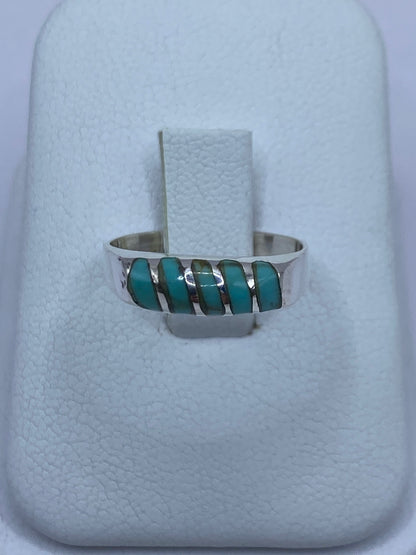 Anillo de plata 925 con turquesa azul cielo engastada en cinco fragmentos