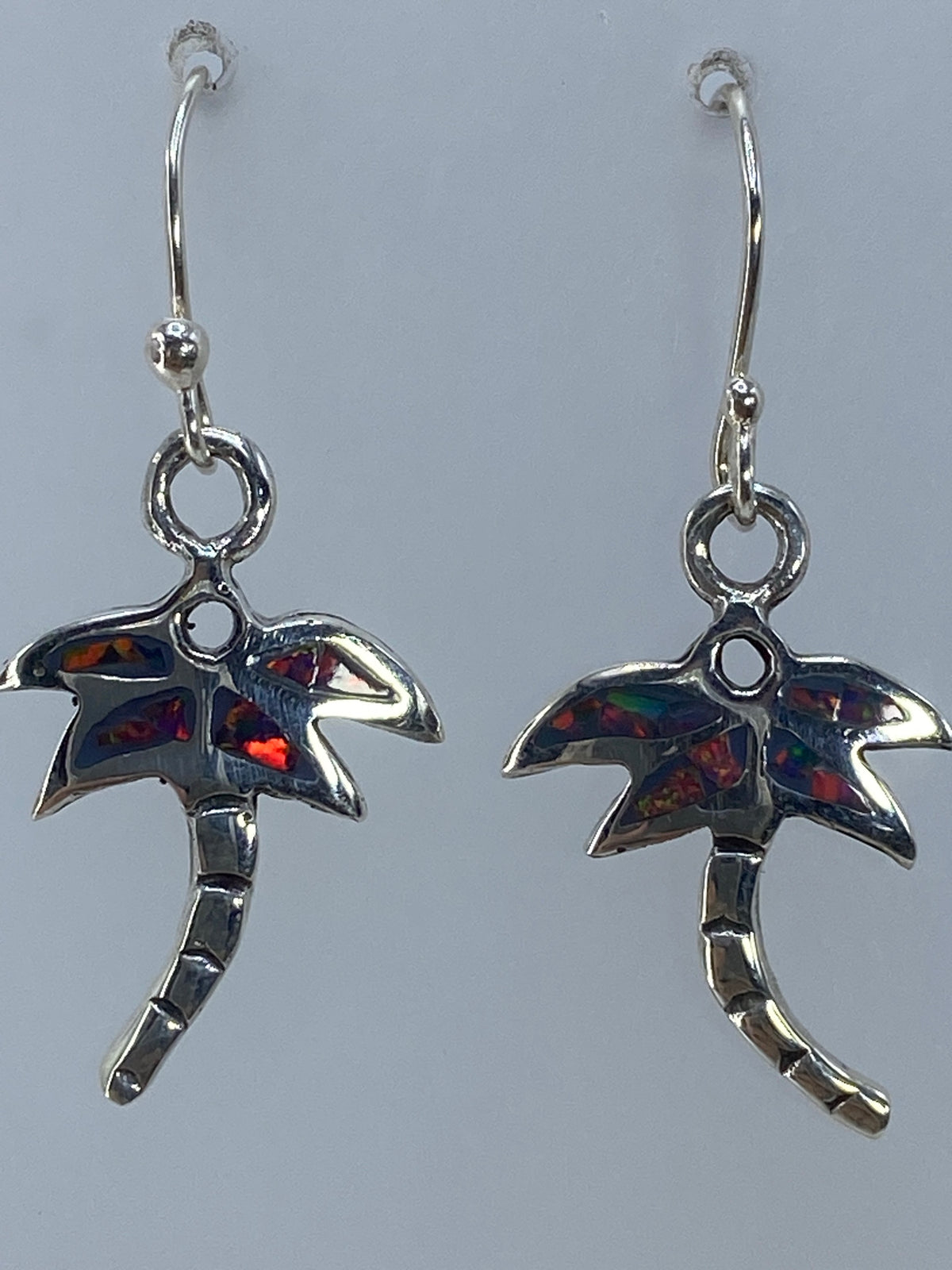 Aretes de palmera tropical de plata 950 sobre regla de medida, largo 3.5 cm