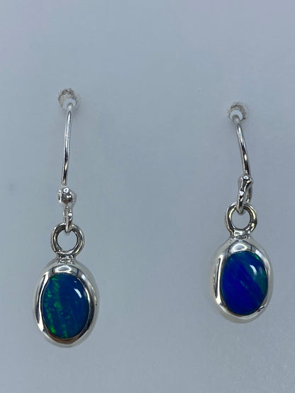 Par de aretes de plata 925 con ópalo de fuego verde limón colgando de cierre francés