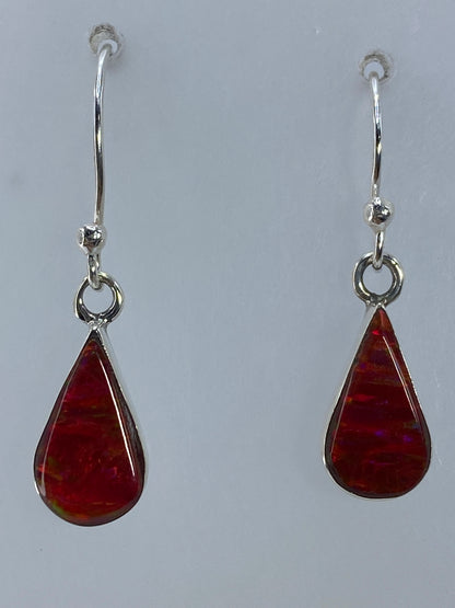 Par de aretes con ópalo de fuego rojo engastado en plata 950, ganchos colgantes