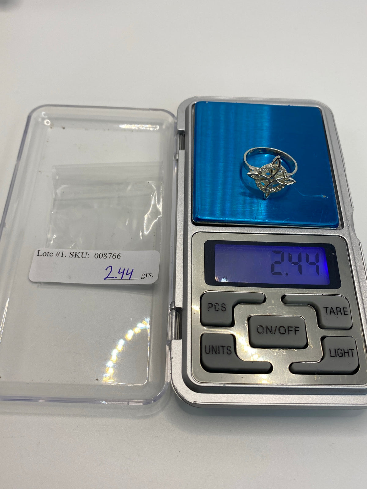 Anillo de Plata Calado con Micro-Circonia — Nudo de Bruja — foto 7