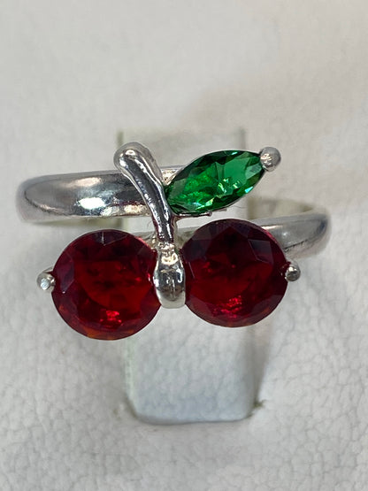 Anillo de plata 925 con circonia roja facetada en talla 6